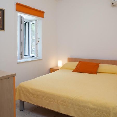 Apartment Bura 1 Makarska Exteriör bild